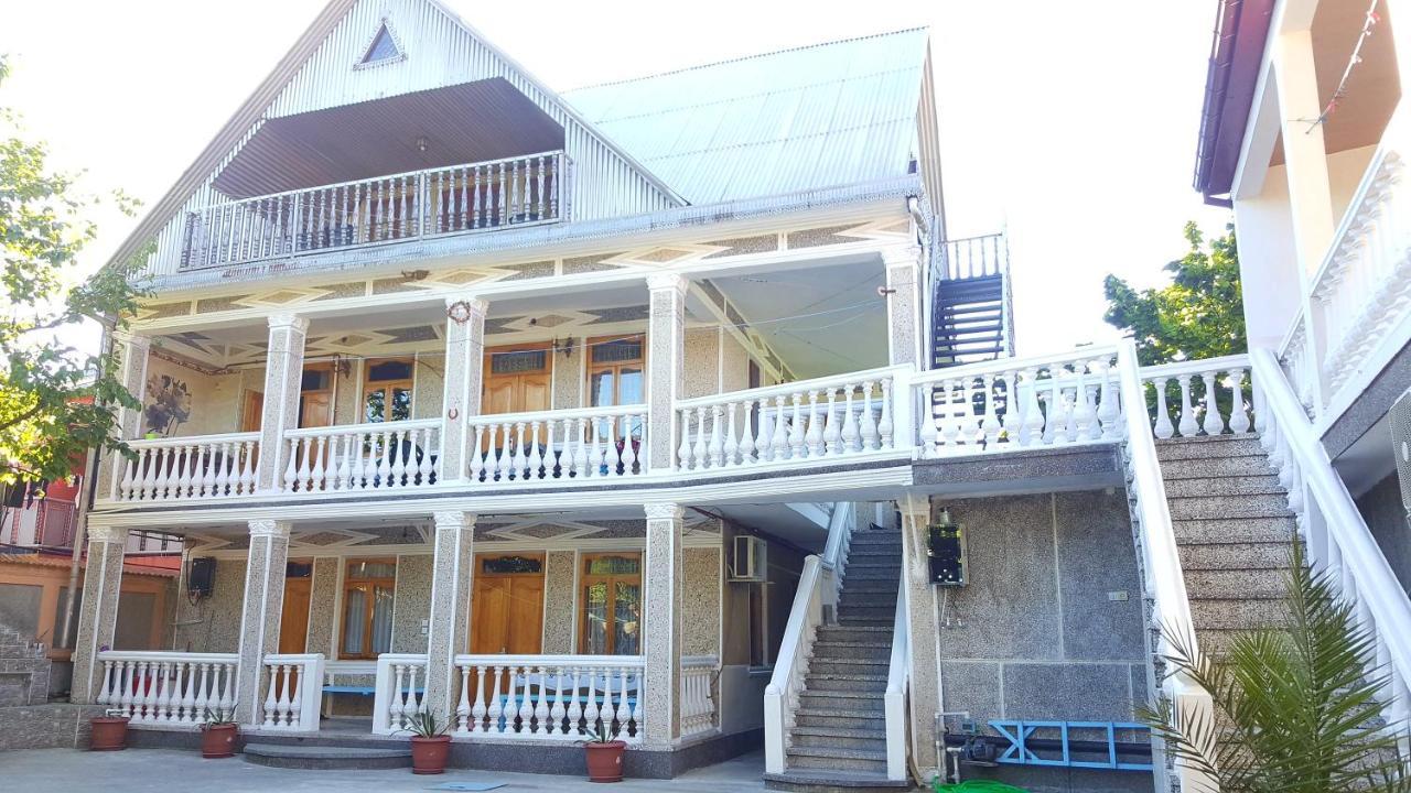 Linda Guest House Batumi Luaran gambar