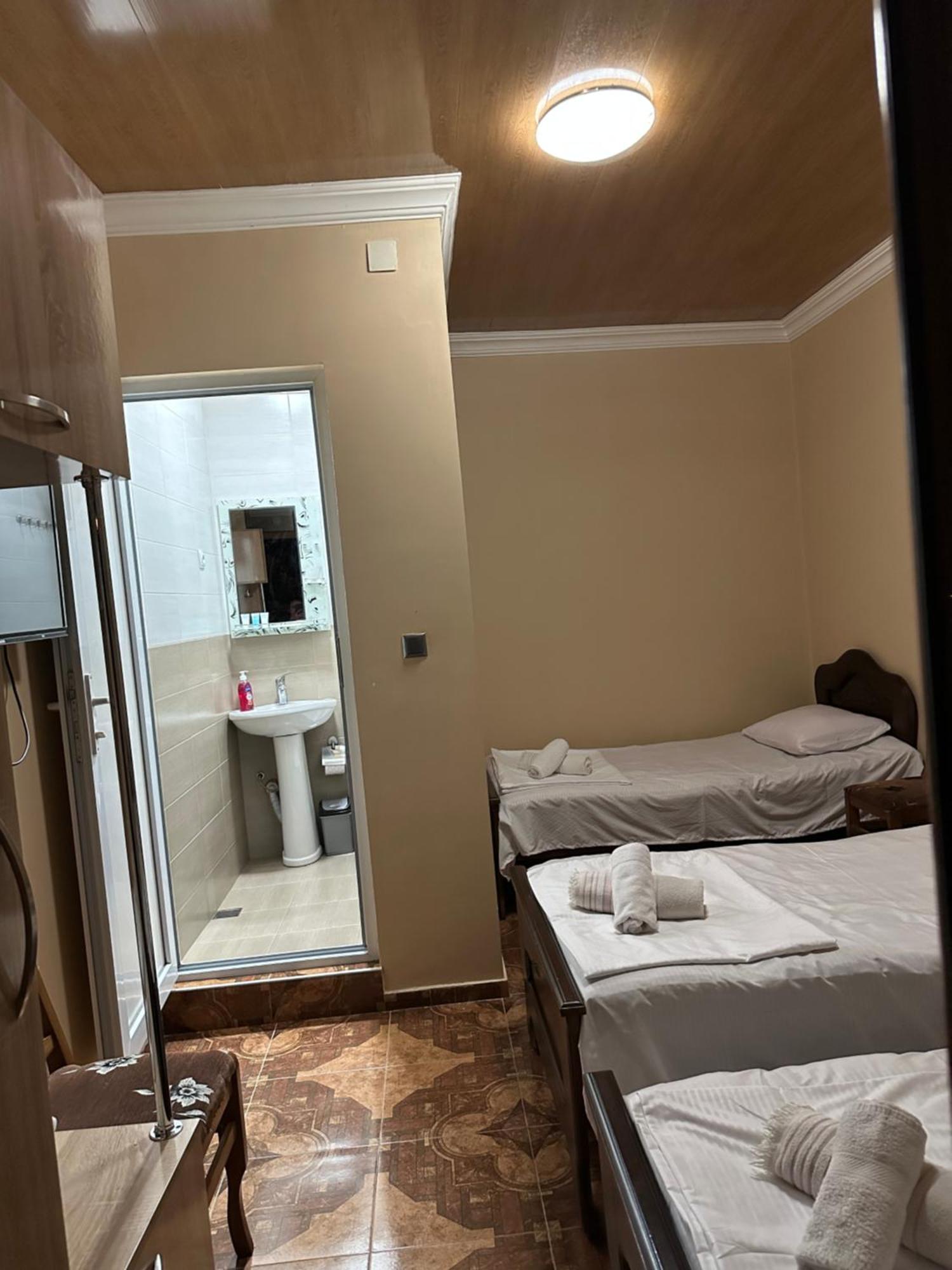 Linda Guest House Batumi Luaran gambar