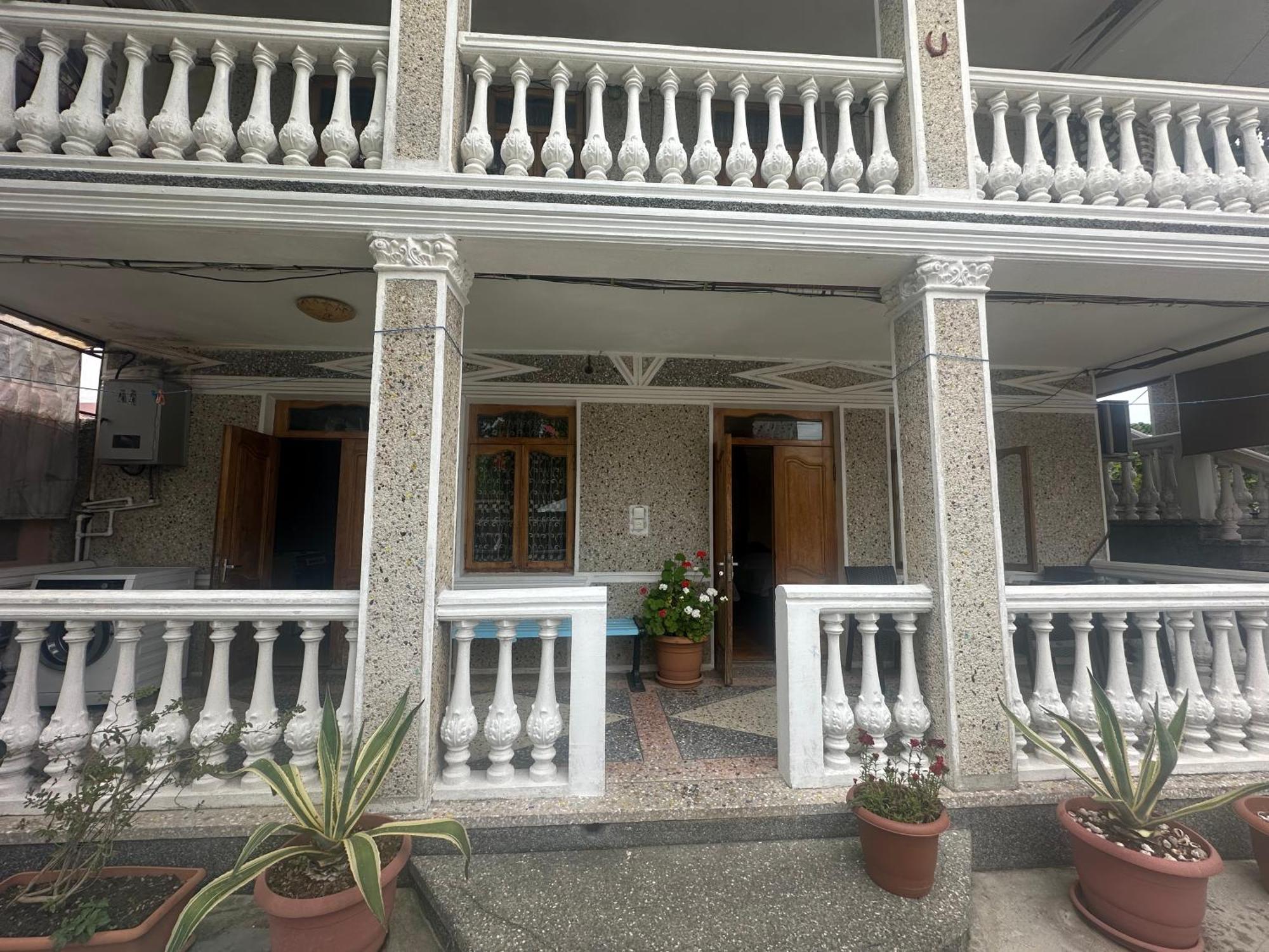 Linda Guest House Batumi Luaran gambar