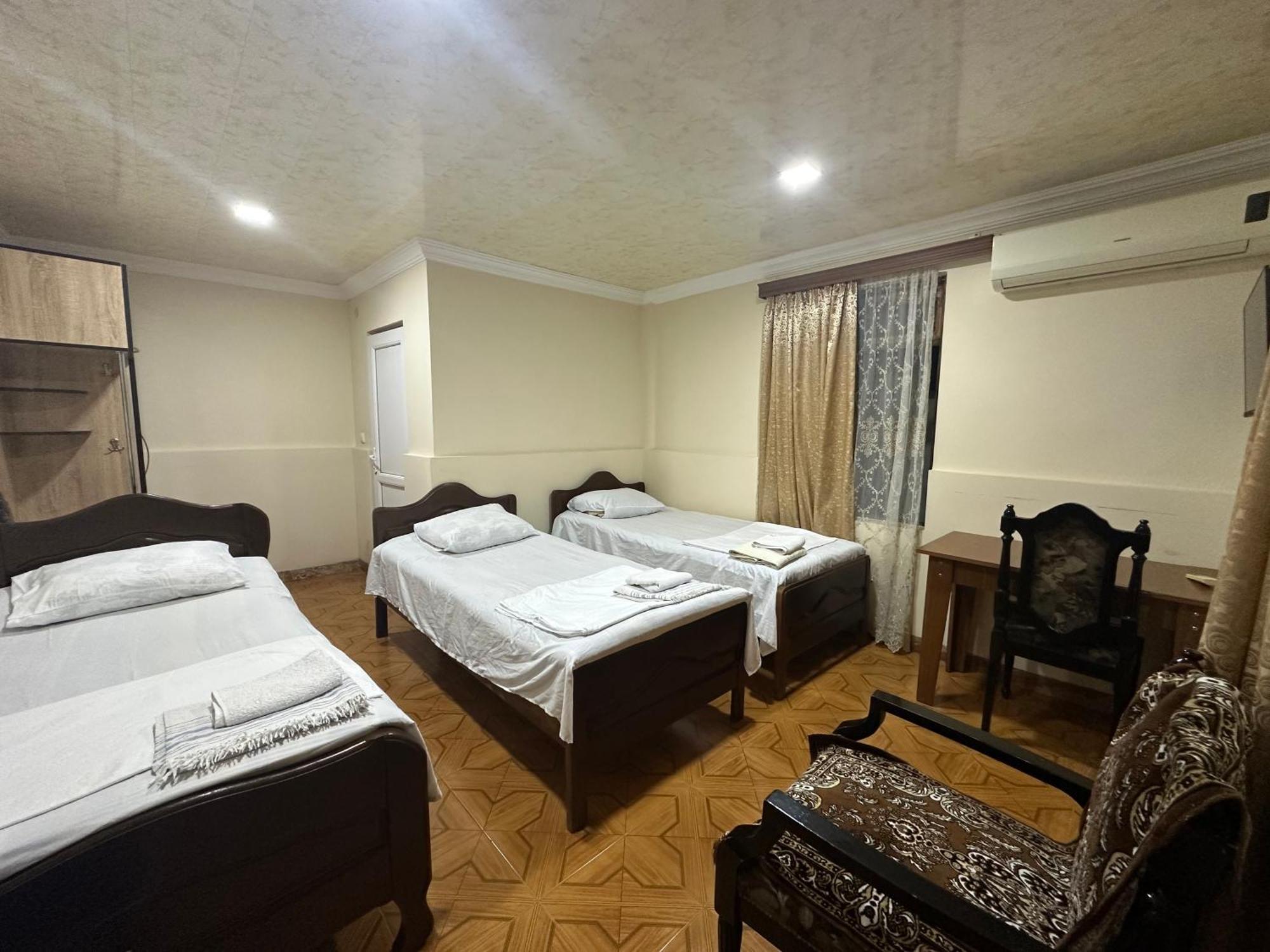 Linda Guest House Batumi Luaran gambar