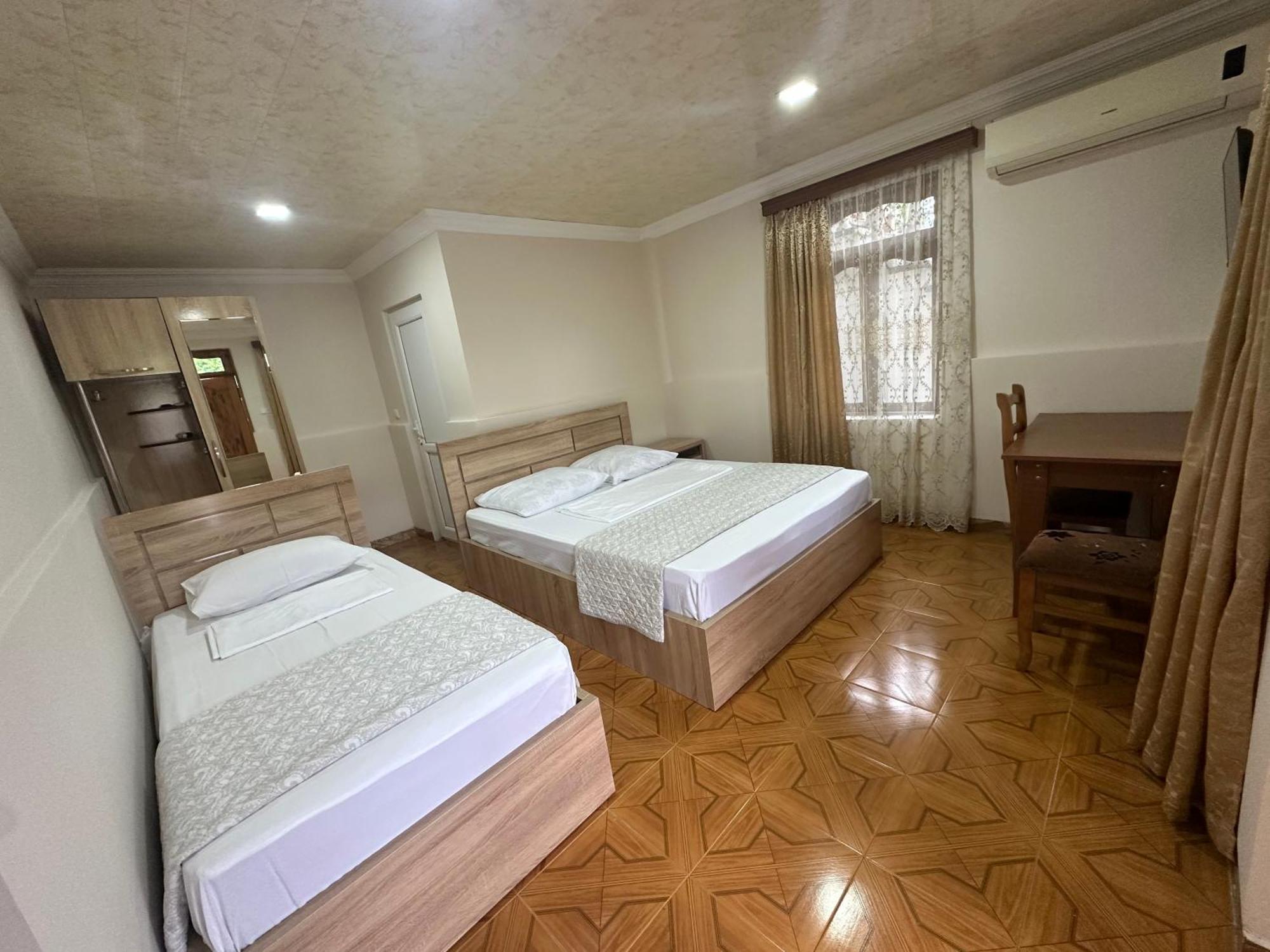 Linda Guest House Batumi Luaran gambar