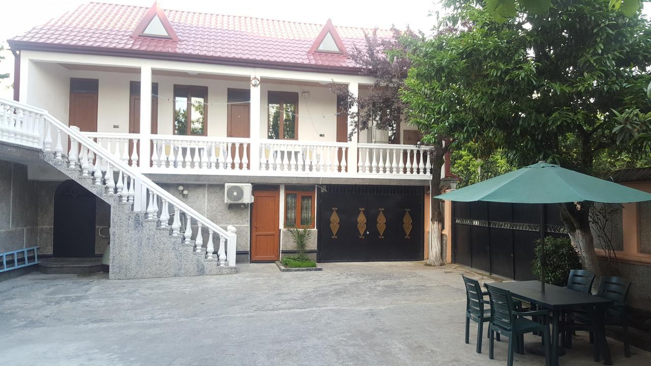Linda Guest House Batumi Luaran gambar