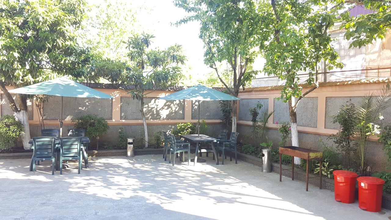 Linda Guest House Batumi Luaran gambar